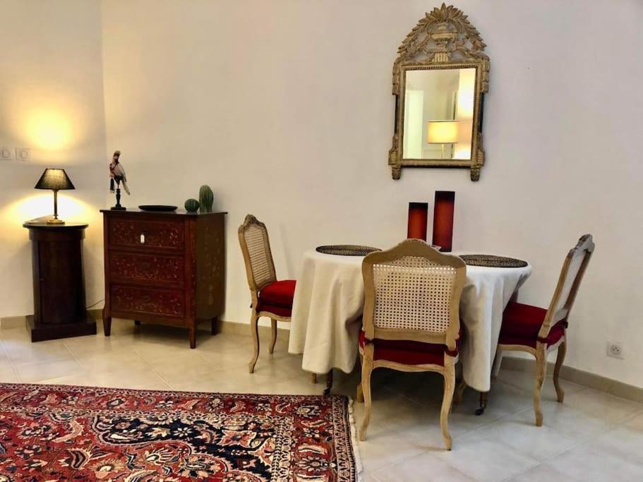 Ulysse, Appartement Spacieux Au Centre Historique D'Uzes En Rez-De-Chaussee Avec Exterieur, Proche Parking Des Marroniers Екстер'єр фото